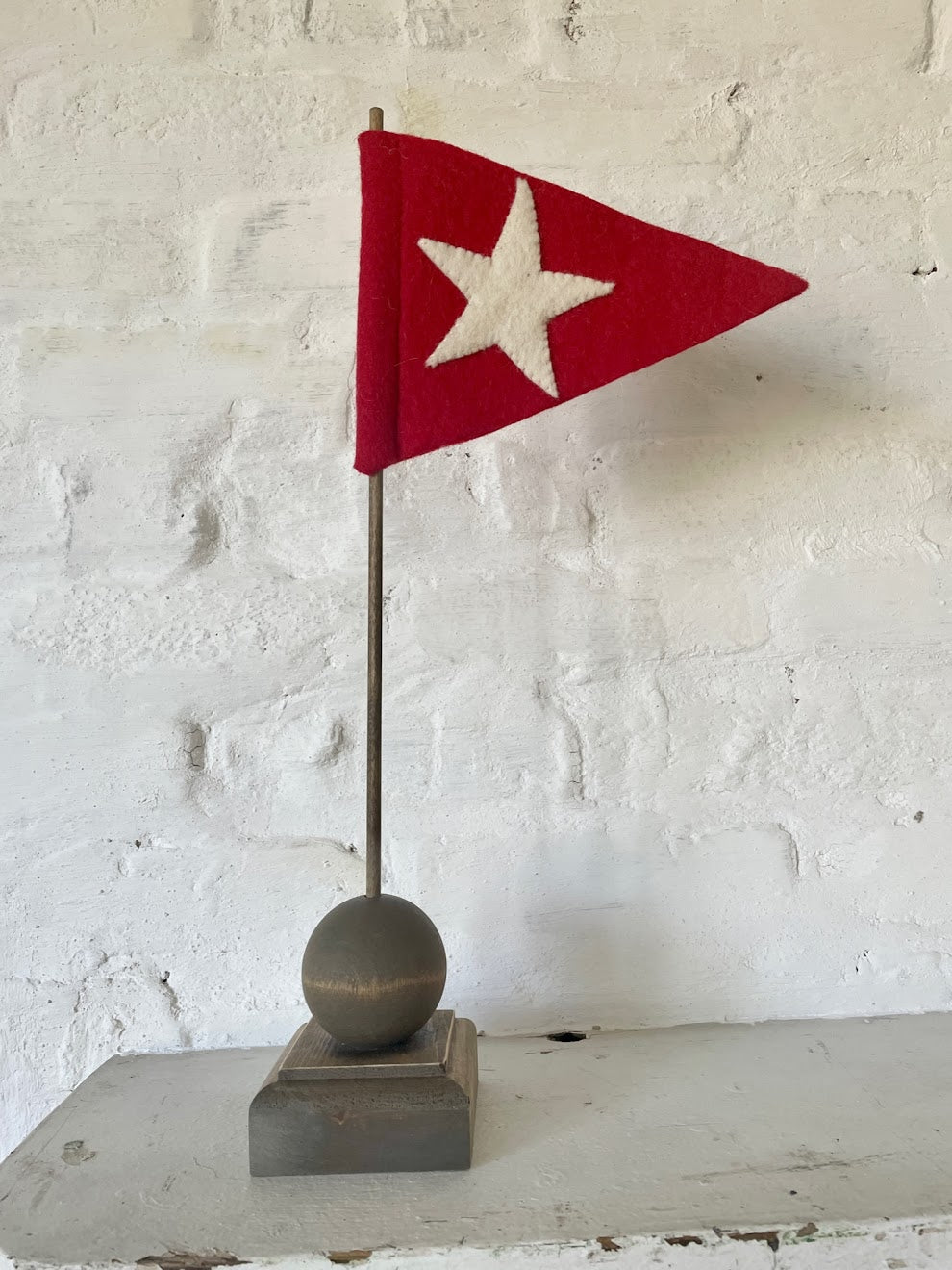 Single Star Felt Flag - Red